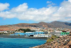 Der ehemalige Fischerort Tarajalejo im Suedosten von Fuerteventura