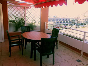 Terrasse vom Appartemant in einer Ferienanlage mit Pool