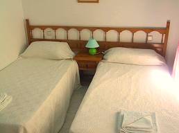 Schlafzimmer mit 2 Einzelbetten