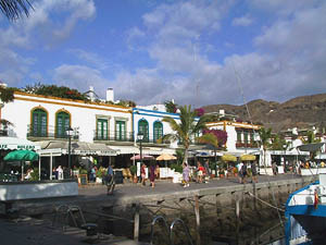 Ferienwohnung, am Hafen, auf Gran Canaria in Puerto de Mog�n - Aussenansicht von Ihrer Ferienwohnung