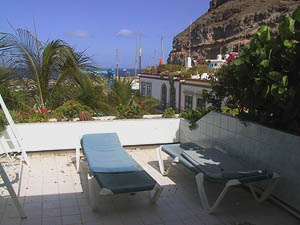 Ferienwohnung,	am Hafen, auf Gran Canaria in Puerto de Mog�n - Ihre Terrasse mit Ausblick