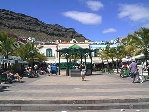 Ferienwohnung, am Hafen, auf Gran Canaria in Puerto de Mog�n - Shoppingmeile in Puerto de Mog�n