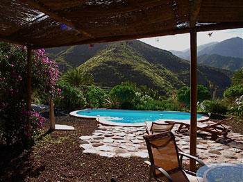 Ferienhaus mit Pool und Panoramablick Ferienhaus mit Pool und Panoramablick
