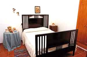 Schlafzimmer mit Doppelbett