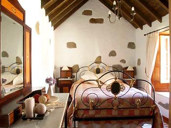 Schlafzimmer (Wohnung B) Schlafzimmer (Wohnung B)