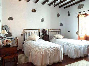 Schlafzimmer (Wohnung A) Schlafzimmer (Wohnung A)