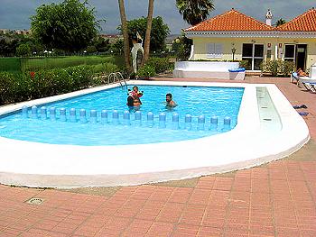 Bungalow mit Pool Bungalow mit Pool