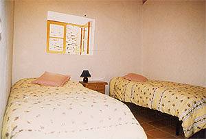 Schlafzimmer mit 2 Einzelbetten