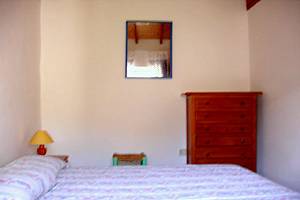 Schlafzimmer mit Doppelbett