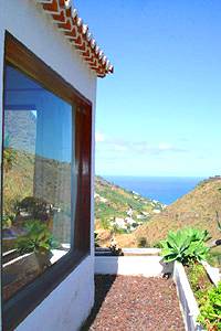 Blick von der Terrassse zum Meer