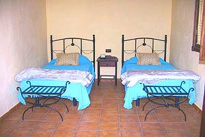 Schlafzimmer mit 2 Einzelbetten