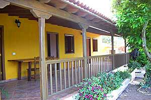 Grosse ueberdachte Veranda