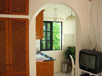 Studio mit SAT-TV Studio mit SAT-TV