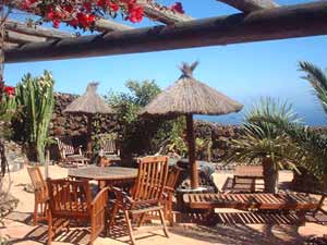 Terrasse mit M&ouml;bel