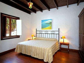 Schlafzimmer mit Doppelbett Schlafzimmer mit Doppelbett