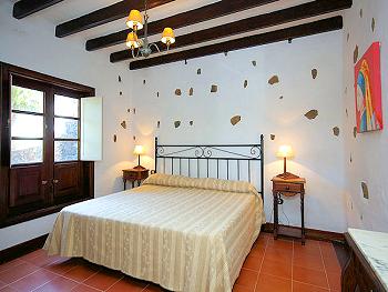 Schlafzimmer mit Doppelbett Schlafzimmer mit Doppelbett