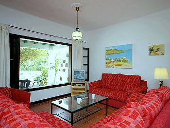 Wohnraum mit SAT-TV Wohnraum mit SAT-TV