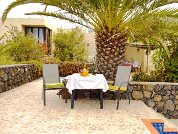 Terrasse oberhalb vom Pool Terrasse oberhalb vom Pool