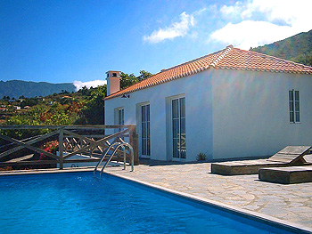 Ferienhaus mit Pool und Meerblick auf La Palma Ferienhaus mit Pool auf La Palma
