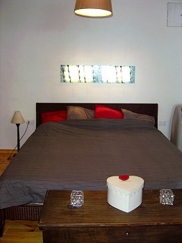 Schlafzimmer mit Doppelbett