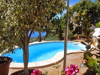 Pool mit Meerblick