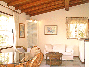 Wohnzimmer im Bungalow Wohnzimmer im Bungalow