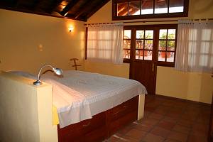 Schlafzimmer mit Doppelbett Schlafzimmer mit Doppelbett