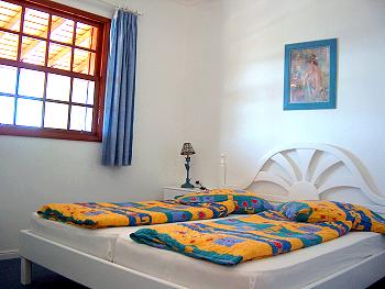 Schlafzimmer mit Doppelbett Schlafzimmer mit Doppelbett