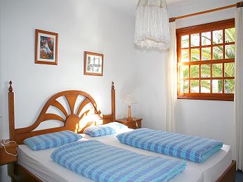 Schlafzimmer mit Doppelbett Schlafzimmer mit Doppelbett