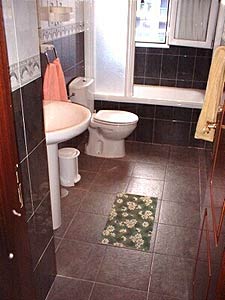 Das Badezimmer in dem Appartement auf La Palma