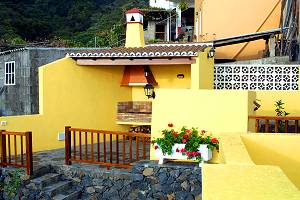 Terrasse mit Aussengrill Terrasse mit Aussengrill