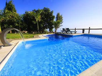 Ferienhaus mit beheizbarem Pool Ferienhaus mit beheizbarem Pool