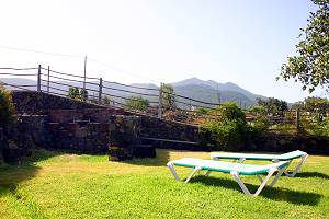 Garten mit Bergblick