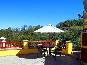 Sonnige Terrasse mit Meerblick Sonnige Terrasse mit Meerblick