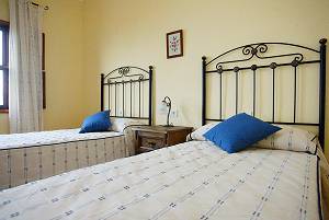 Schlafzimmer mit 2 Einzelbetten