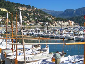 Der Hafen von Port de Soller Der Hafen von Port de Soller