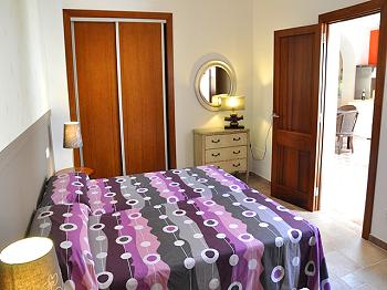 Schlafzimmer mit Klimaanlage Schlafzimmer mit Klimaanlage