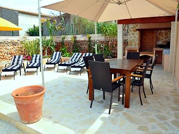 Terrasse und Grillecke Terrasse und Grillecke
