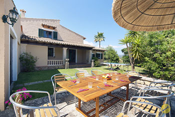 neue Teak-Gartenmöbel
