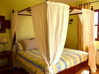 Schlafzimmer mit Doppelbett Schlafzimmer mit Doppelbett