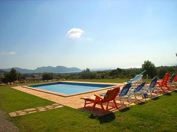 Großer Pool mit Meerblick Großer Pool mit Meerblick