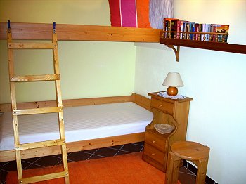 Kinderzimmer mit Hochbett Kinderzimmer mit Hochbett