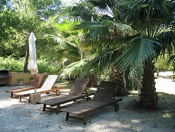 Terrasse im mediterran Garten Terrasse im mediterranen Garten