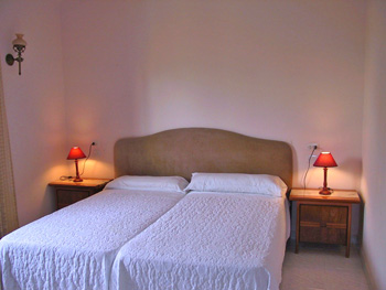 Schlafzimmer mit Doppelbett Schlafzimmer mit Doppelbett