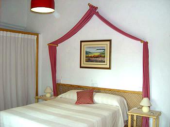 Schlafzimmer mit Doppelbett Schlafzimmer mit Doppelbett