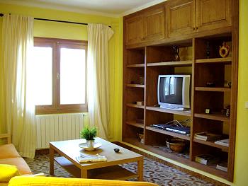 Wohnzimmer mit SAT-TV Wohnzimmer mit SAT-TV