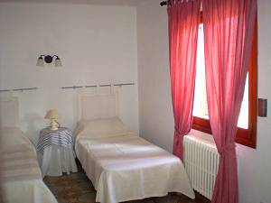 Schlafzimmer mit je 2 Einzelbetten Schlafzimmer mit je 2 Einzelbetten