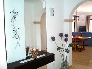 Flur mit Blick ins Wohnzimmer Flur mit Blick ins Wohnzimmer