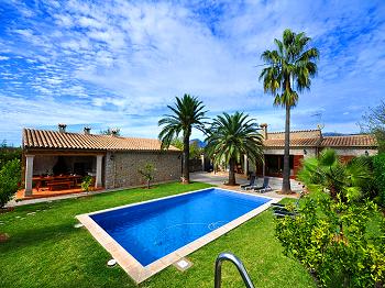 Finca mit Pool für 6 Personen