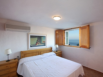 Schlafzimmer mit Doppelbett